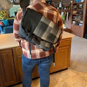 Timbuk2 Left Shoulder Messenger Backpack Bag